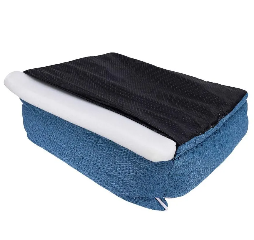 Cama pelúcia com almofada